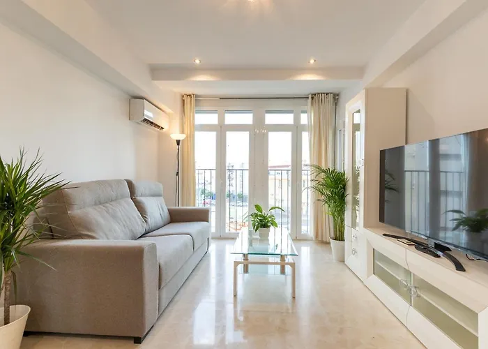 Charming 3 Bedroom Apartment At Triana Center By Oui Seville
