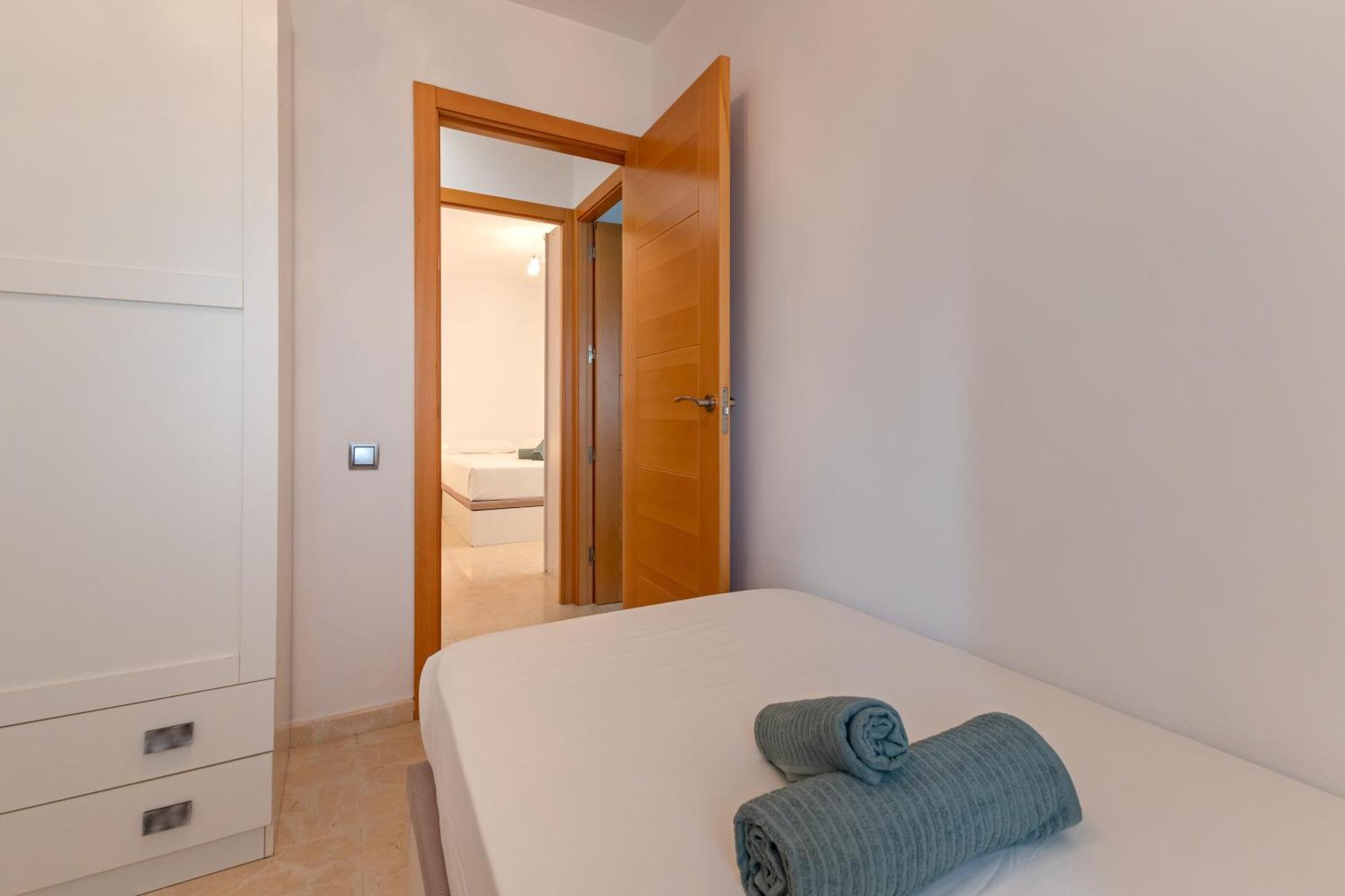 Charming 3 Bedroom At Triana Center By Oui *
